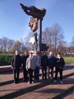 ОТ ОДНОГО МОНУМЕНТА - К ДРУГОМУ. ОТ ОДНОЙ БОЛИ - К ДРУГОЙ