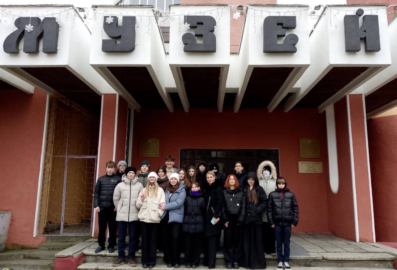 ШЕСТОЙ ШКОЛЬНЫЙ ДЕНЬ: ПОГРУЖЕНИЕ В ИСТОРИЮ