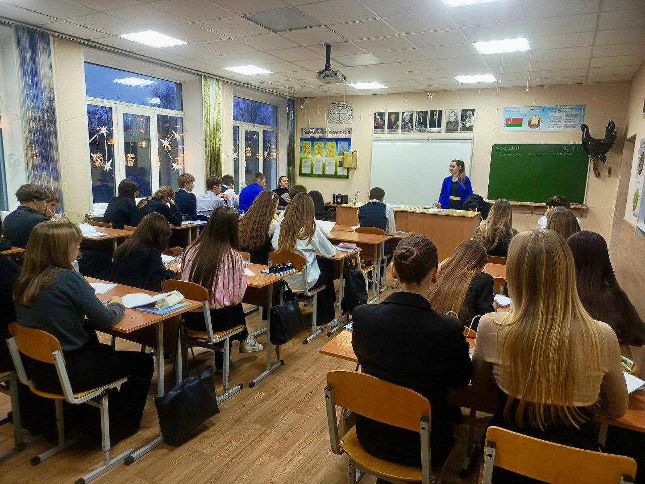 ПРОФЕССИЯ БУДУЩЕГО: СТАРШЕКЛАССНИКИ ПОЗНАКОМИЛИСЬ С МИРОМ ПРИНТТЕХНОЛОГИЙ И МЕДИАКОММУНИКАЦИЙ