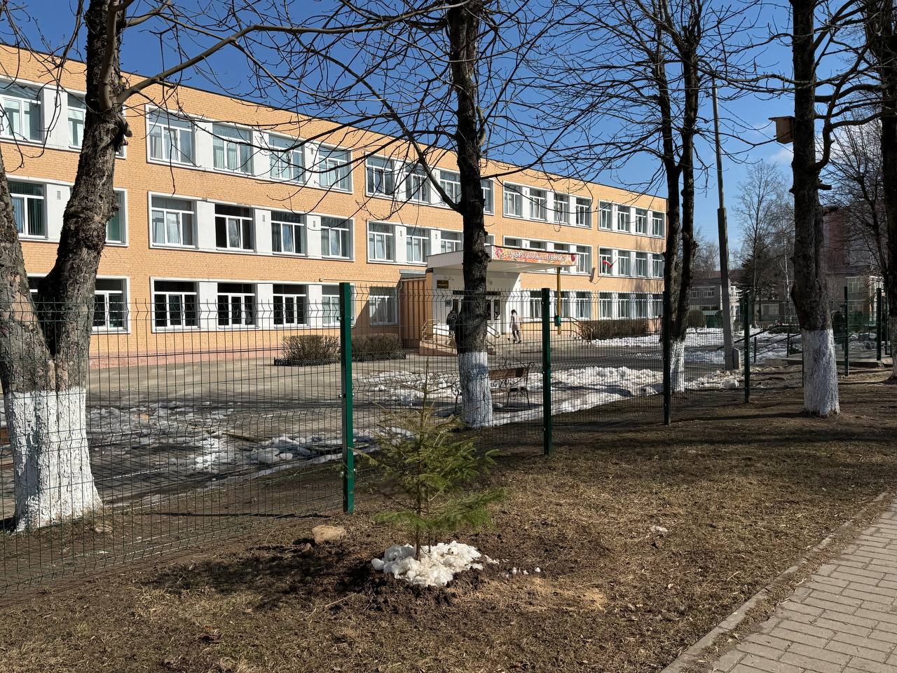 ПРЕОБРАЖЕНИЕ ГИМНАЗИИ ПОСЛЕ ЗИМЫ